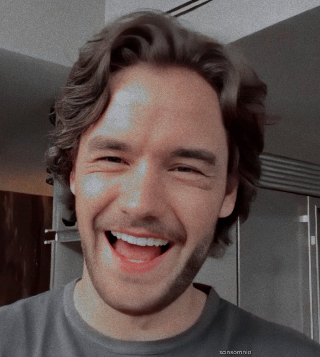 SAYlTALL's tweet photo. Liam Payne supporting the solo careers of the other members of One Direction; 
 
      —a necessary thread— https://t.co/TgzDzCWVjp
