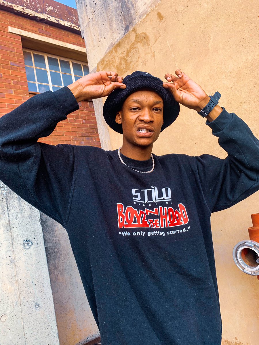 Ohhh_jaden's tweet photo. Who’s listening to @StiloMagolide_ new tape? #mbuzilevel https://t.co/KlM3mjIsqH