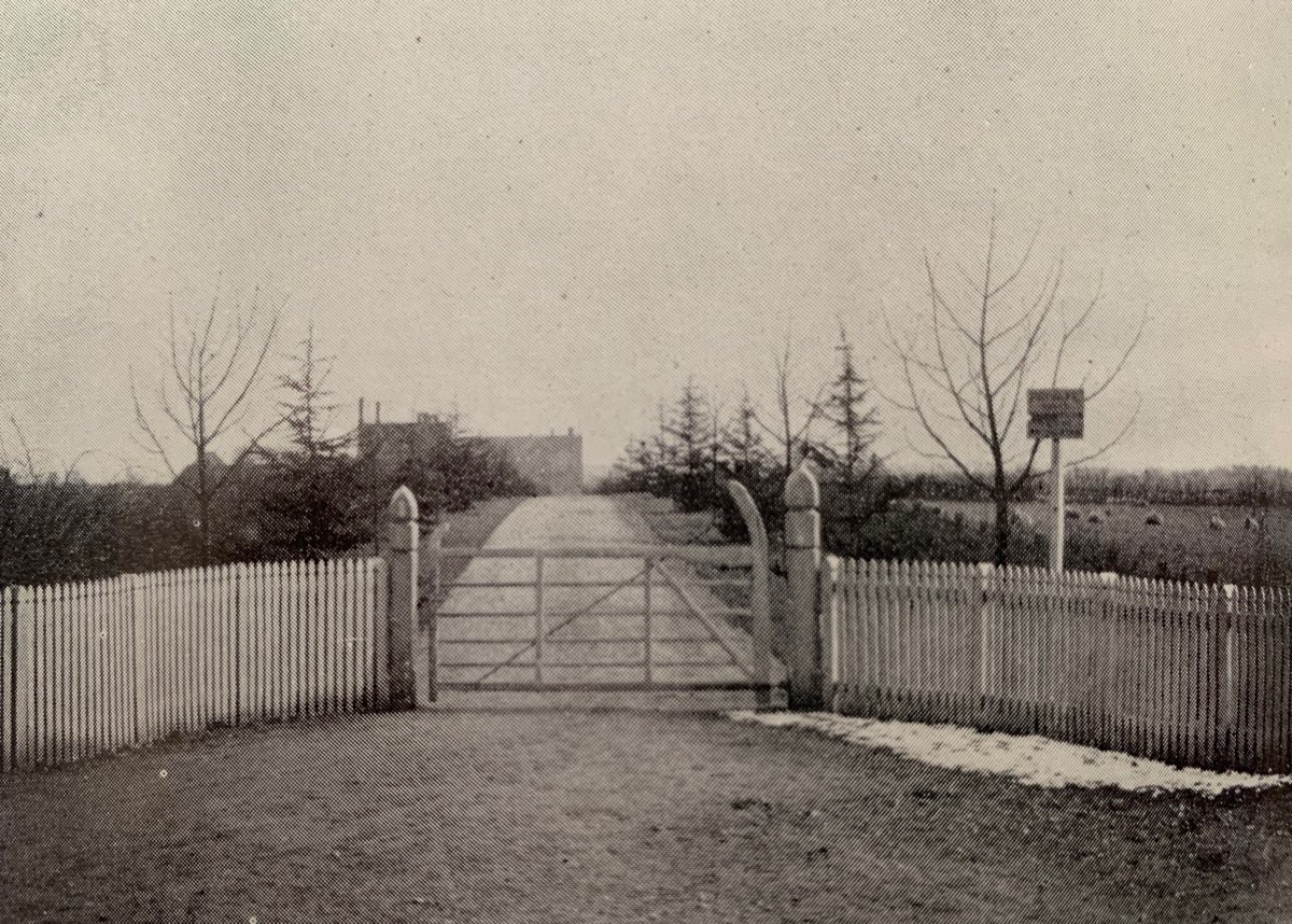 oldworksopians's tweet photo. The 125th year of @worksopcollege is upon us! The College opened on 13 September 1895 with 5 masters & 44 boys. The two photos show what greeted those first students in 1895. Worksop College is a wonderful place with a proud history. #125notOut @WorksopHead @WoodardSchools https://t.co/o5yYj7V4hJ