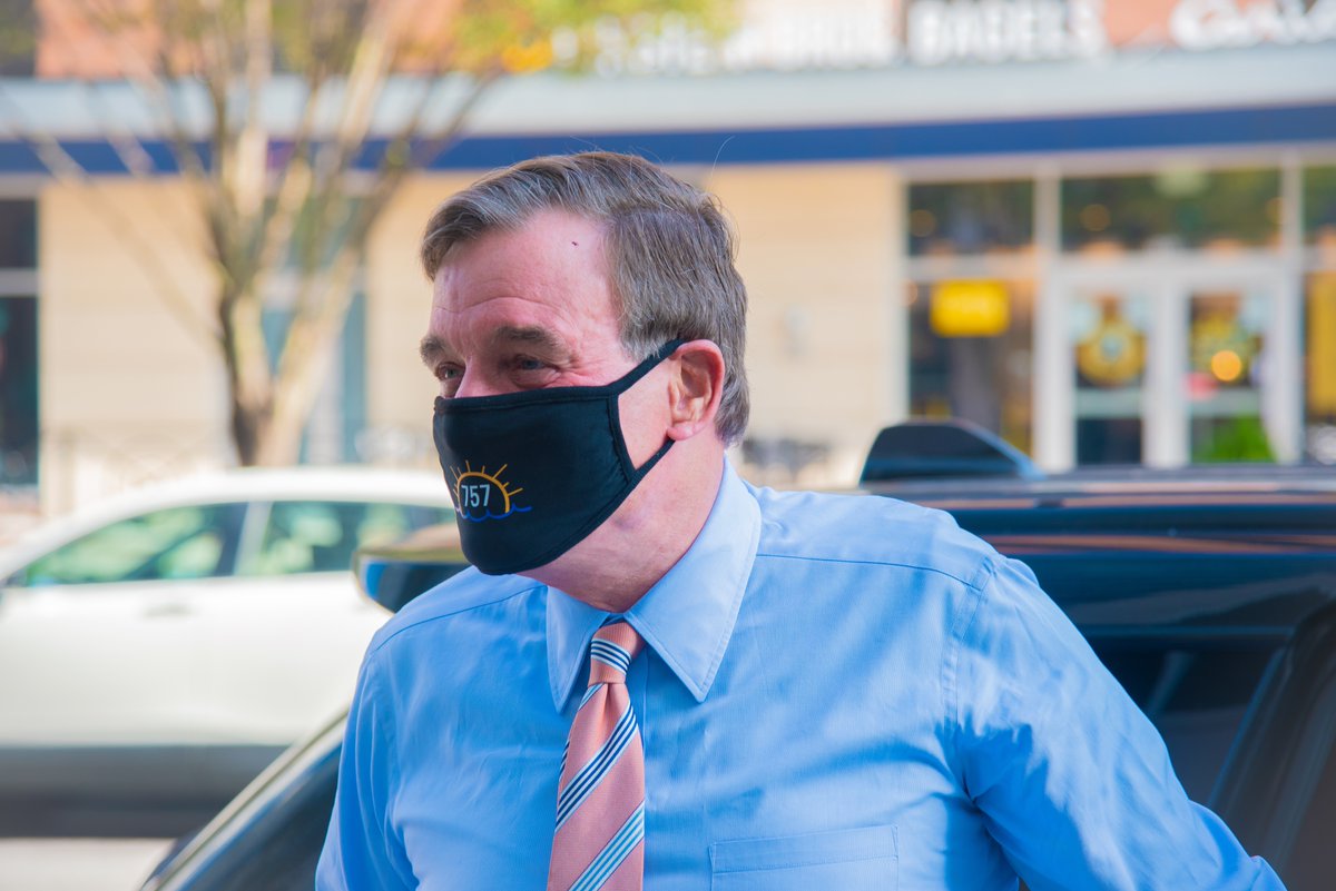 MarkWarner's tweet photo. Always glad to be in the 757. @757Proud #MaskUp https://t.co/slAiS7jPSe