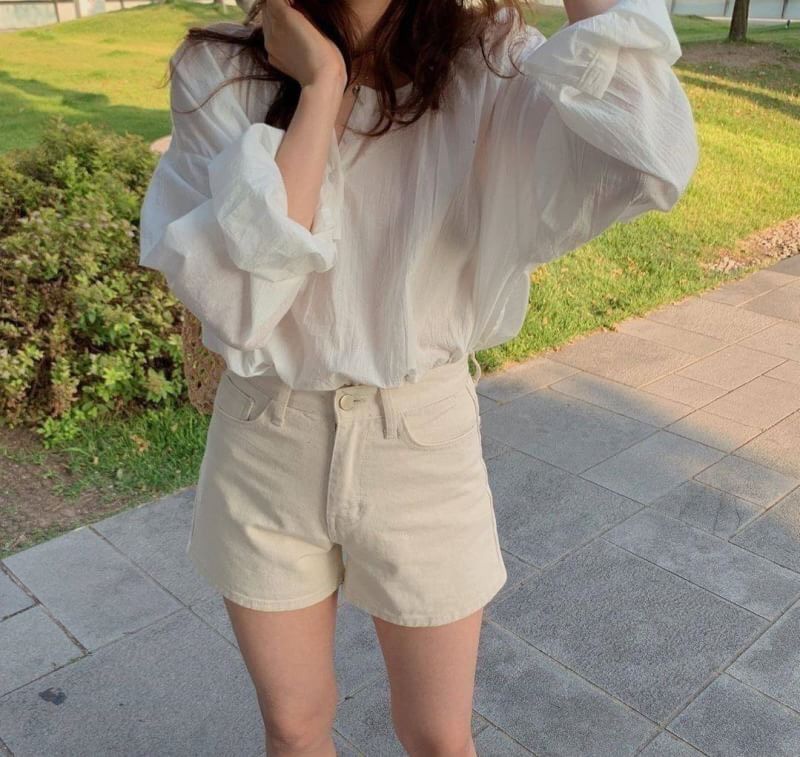 JIMMY_STORE9999's tweet photo. #พร้อมส่ง เชิ้ตเกาหลีผ้าลินิน ทรงoversize 
สีขาวสีเดียวค่ะ 🌼
🌈ไซต์ : อก 44 ยาว 25 นิ้ว 
🌈ราคา : 260.- 
#ของดีบอกต่อ #HowtoPerfect https://t.co/PzljNGBmb1