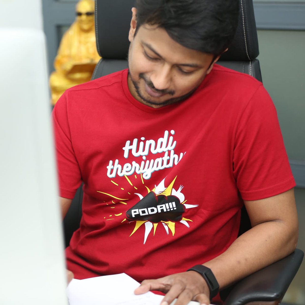 Udhaystalin's tweet photo. சாமானியர்களுக்கு மருத்துவம்பார்க்க சாமானியர்களையே மருத்துவராக்கியது கழக அரசு. ஆனால் நோயாளிக்கு முட்டை வாங்குவதுமுதல் மருத்துவருக்கான PPE Kitவரை கொள்ளையடிக்கும் அடிமைகள் துரோகத்தை இவ்வார ஞாயிறு கருத்தரங்கில் தோலுரித்த @Dr_Ezhilan @DrSenthil_MDRD @Manosoundar2 @GowriG_DMKக்கு நன்றி https://t.co/kKuIu9uxdf