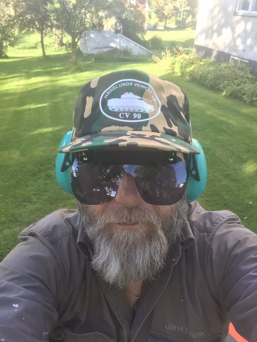 PKjelltoft's tweet photo. Behöver en bandgående åkgräsklippare för att skottfältsröja terrängavsnittet
#wheelsvstracks https://t.co/cHYVABm8Sf