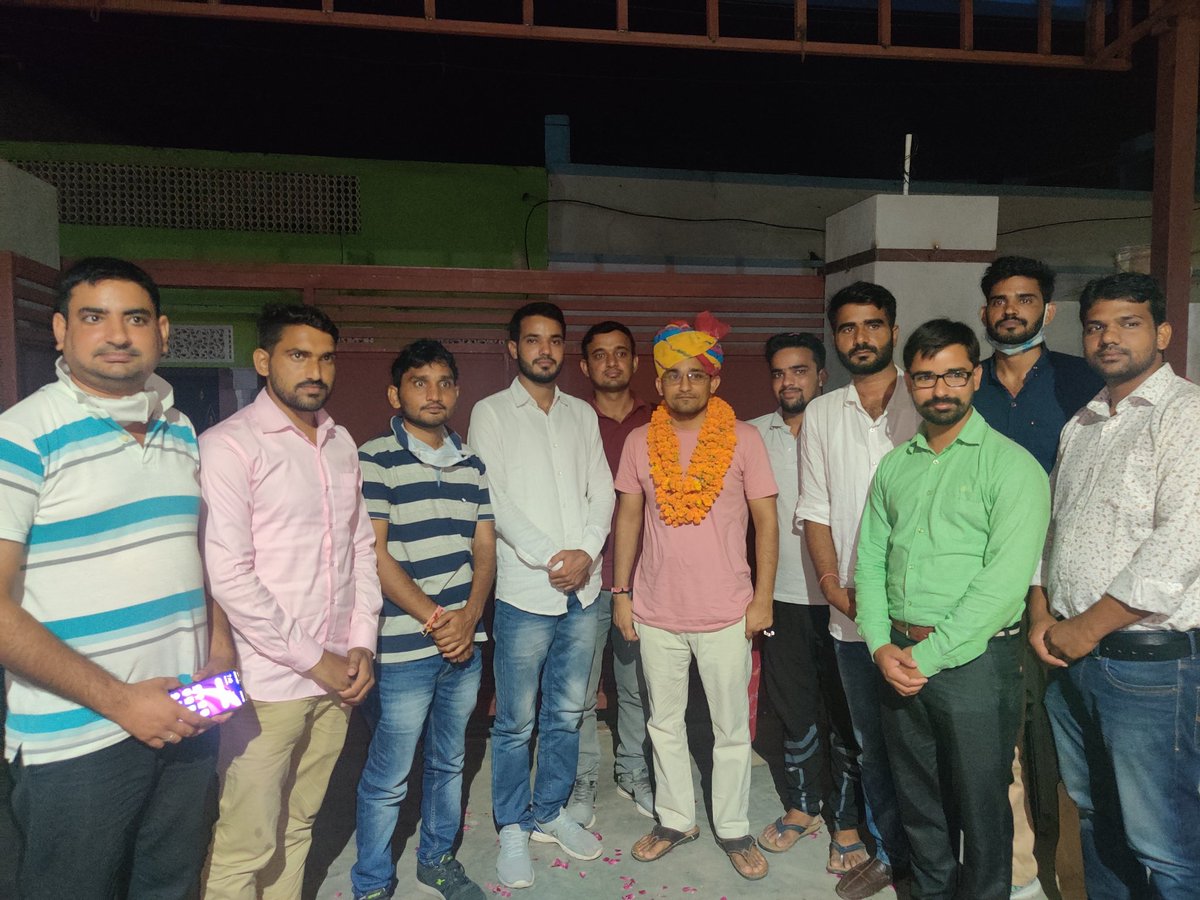 sarviind's tweet photo. यह सभी छात्रों का सम्मान हैं. न्याय पथ पर चलना आसान नहीं था. बिना डरे छात्र अपनी लड़ाई लड़ते रहे. यही जीत बन गई. इस आंदोलन से बहुत कुछ सीखने को मिला है. यह मैनेजमेंट के कोर्स में शामिल किया जा सकता है. बाकी युवाओं के लिए स्टडी है. #एलडीसी_587 के छात्रों को शुभकामनाएं. https://t.co/I8Fi9CT0jY