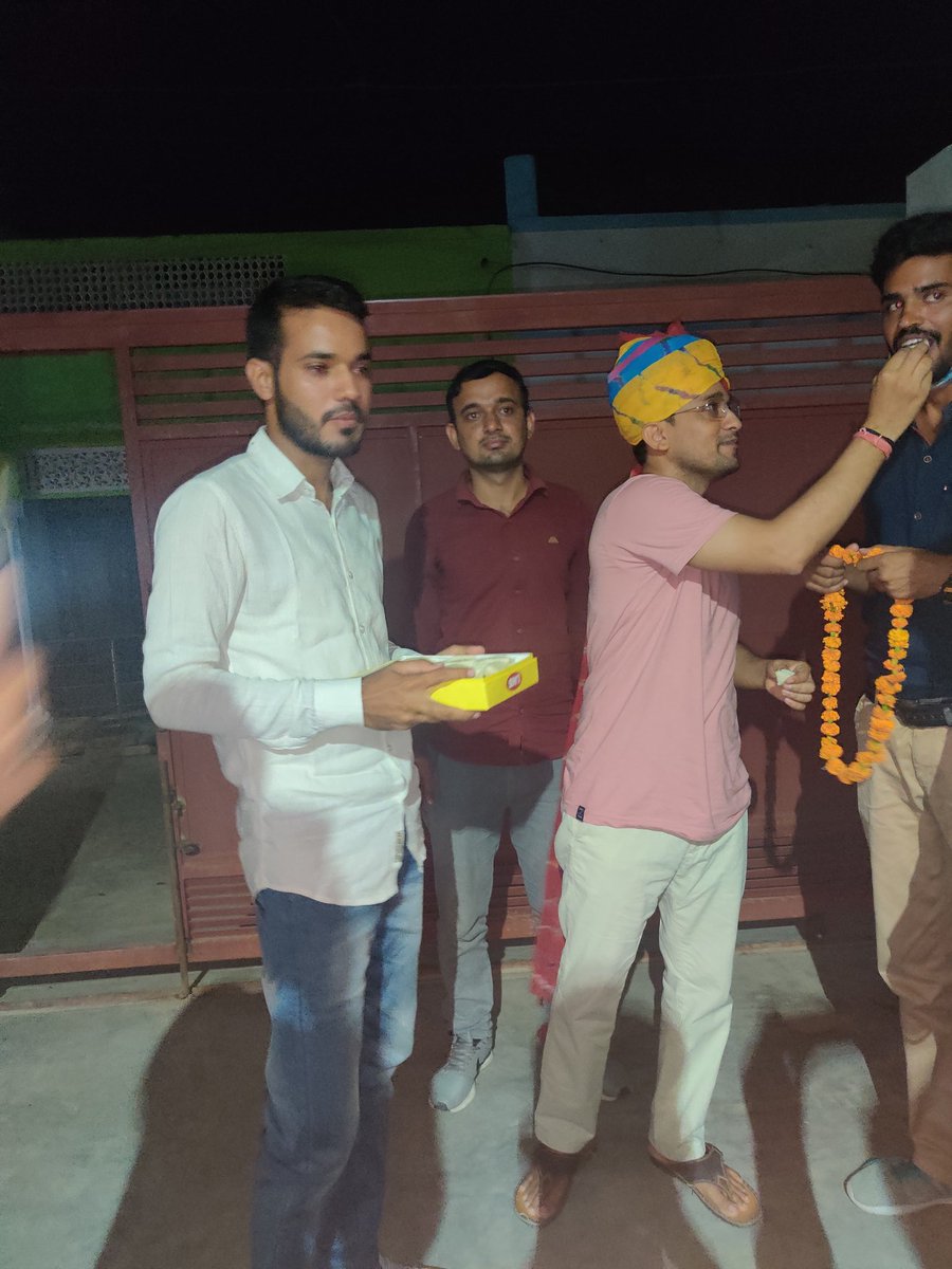 sarviind's tweet photo. यह सभी छात्रों का सम्मान हैं. न्याय पथ पर चलना आसान नहीं था. बिना डरे छात्र अपनी लड़ाई लड़ते रहे. यही जीत बन गई. इस आंदोलन से बहुत कुछ सीखने को मिला है. यह मैनेजमेंट के कोर्स में शामिल किया जा सकता है. बाकी युवाओं के लिए स्टडी है. #एलडीसी_587 के छात्रों को शुभकामनाएं. https://t.co/I8Fi9CT0jY