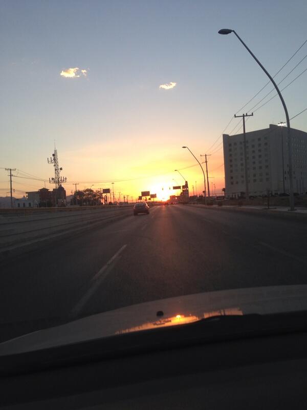 maxvel18's tweet photo. @USAmbMex @landau_caroline Desde Cd Juarez Chi. En la 2da foto, se ve al final El Paso Tx. https://t.co/dxnFZAprce