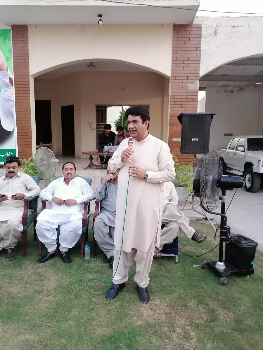 AqeelNHashmi's tweet photo. آج مورخہ 06 ستمبر کو پاکستان مسلم لیگ ن بہاولپور کے زیر اہتمام اپوزیشن لیڈر پنجاب اسمبلی اسیر جمہوریت جناب حمزہ شہباز صاحب کی سالگرہ کا کیک کاٹا گیا۔ تقریب کا اہتمام ضلعی صدر مسلم لیگ ن خالد محمود ججہ صاحب نے کیا۔
#TeamHashmiPK https://t.co/AXV8aR3AT4