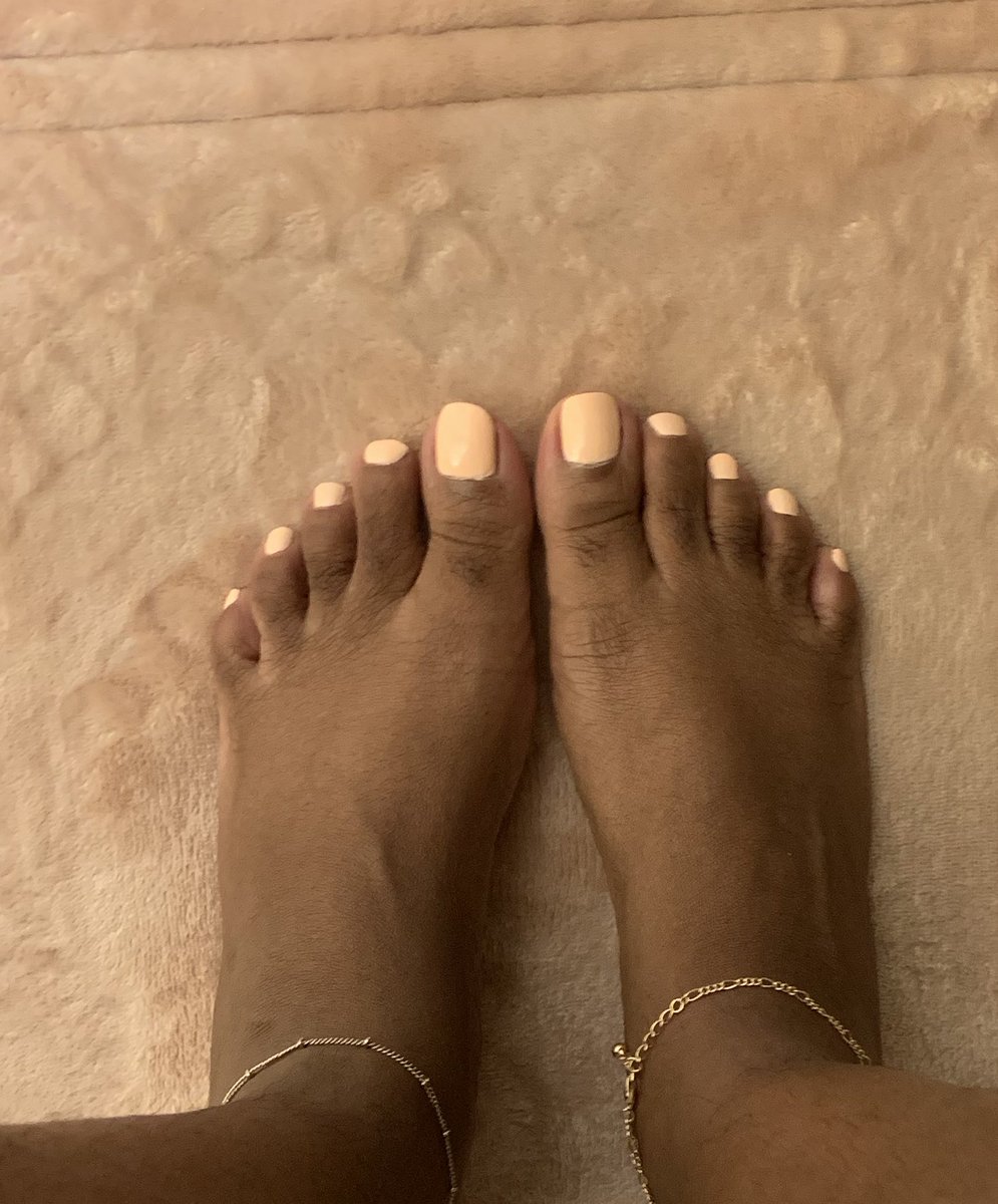 xoina8's tweet photo. Cum nut on my toes!! #toes #footfetısh #ebony https://t.co/8EMHtvWNUp