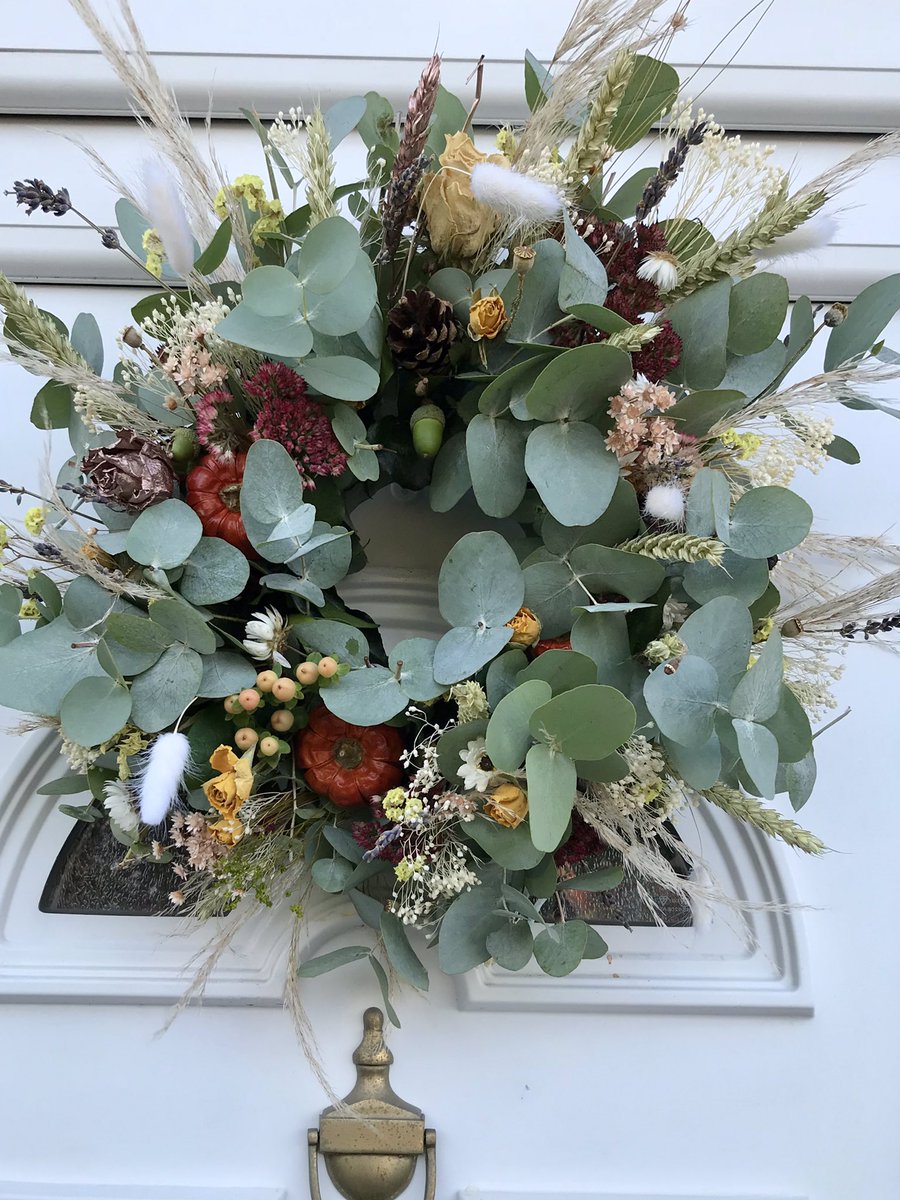 senttocoventry's tweet photo. My door now says it’s officially autumn - and what a lovely way to announce the new season. Thanks to Robyn’s Nest Floral Design for a beautiful handmade creation delivered to us today with a warm smile #autumn #localtrader https://t.co/UPkIuNWzzf