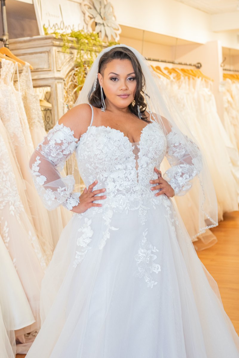 CurvyMain's tweet photo. From our latest photoshoot in #Sayville 😍 We held a model call, had over 350+ submissions! We love making plus size women look and feel amazing 🥂 #IvoryandMain #plussizemodel #plussizebride #bridetobe #NYbride #longisland https://t.co/xq7IK1x0VV