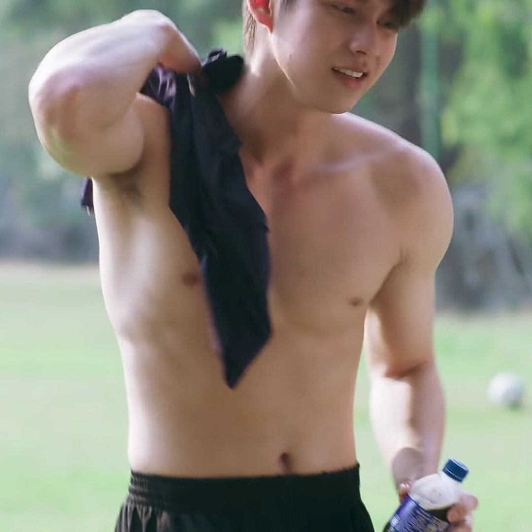 Hourly_biceps's tweet photo. Giving you all midnight content 👀
#bbrightvc https://t.co/AYy6RxUa5h