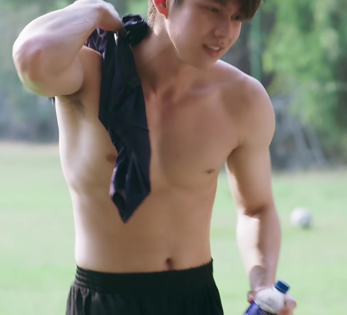 Hourly_biceps's tweet photo. Giving you all midnight content 👀
#bbrightvc https://t.co/AYy6RxUa5h