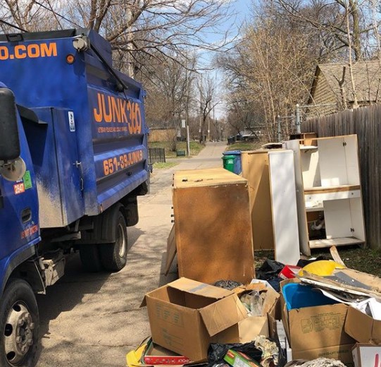 junk360mn's tweet photo. Leaving behind the former tenet's trash reflects poorly on property professionals and the company they represent. #junkremoval #junkhauling #junk360 #twincities #tenantdeclutter #realestate #propertycleaning, #renterjunkremoval #propertymanagers

https://t.co/DjYsxXFtuv https://t.co/UGJoWBe4aj