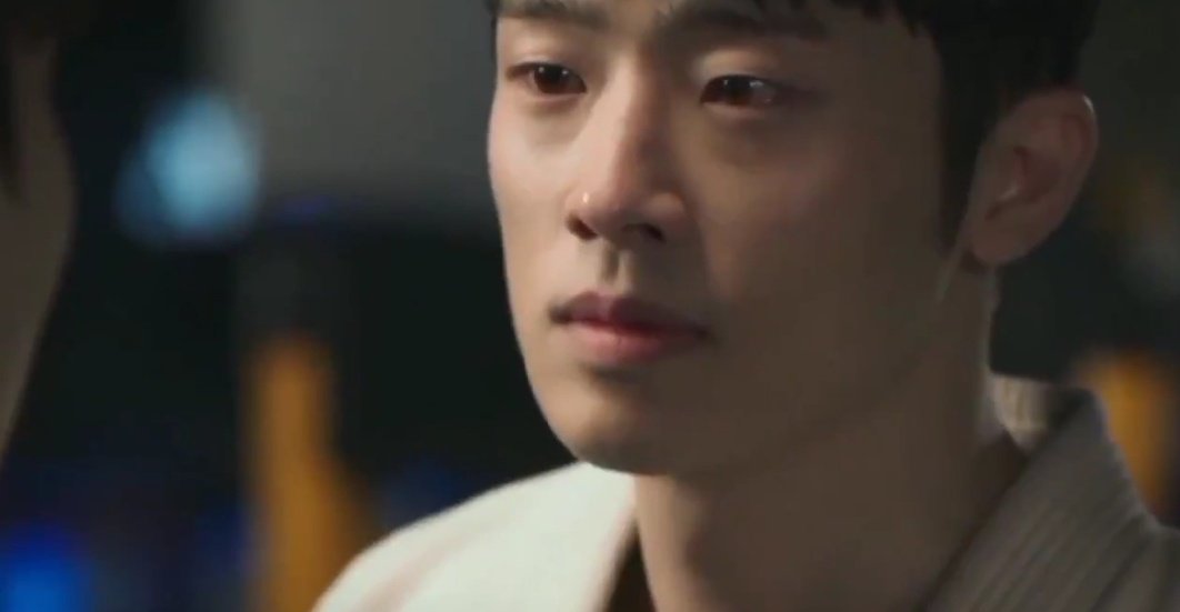 It's mindblowing how EASILY these actors can navigate the QUICK SHIFT of their emotions by translating that in the way they look at each other. Gook misunderstood TaeJoo's confession here as yet another teasing so he raged and GiChan portrayed hurt in the most MESMERIZING way.