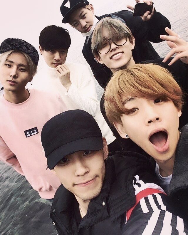 jaesarchive's tweet photo. happy 5th anniversary to my family! thank you so much for all of the good memories so far. always proud of every single one of you! here's to forever 🤍

#데이식스_마이데이_5년째_진득해
#Day6_5years_to_Forever #5YearsWithDay6 #DAY6 @day6official https://t.co/wwijX4tH6T