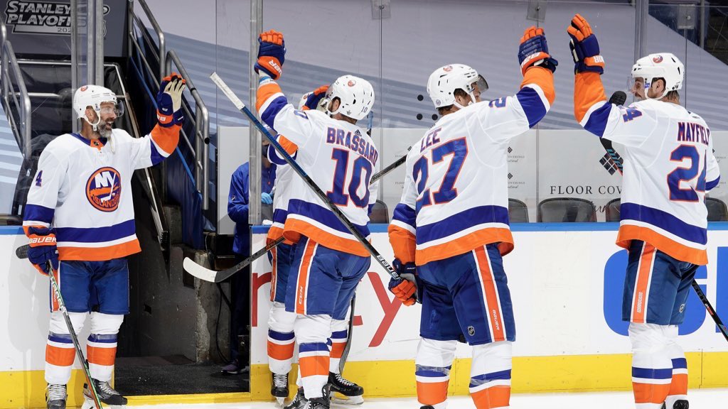 NYIslanders's tweet photo. hands up if you’re ECF BOUNDD! 🙌 https://t.co/0m4kPbQzWw