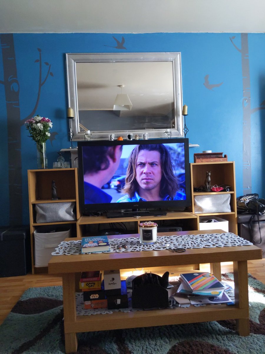 Rock_Girl77's tweet photo. Rewatching all Leverage over the coming lockdown weekends ready for @leveragetwo when it starts 💖 @ChristianKane01 @Ginabellman @timhutton @BethRiesgraf @AldisHodge @Dean_Devlin https://t.co/havlUdFpVn