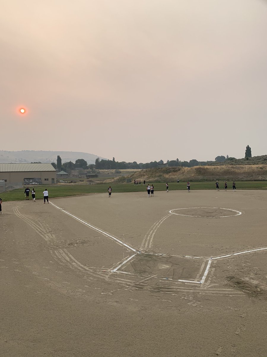 linedrivesinc's tweet photo. Sunrise. 1st game of the day.
#redsunrising https://t.co/IAIGwI5QzS