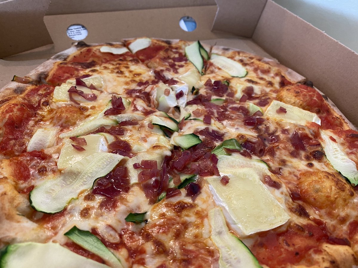yorkracecourse's tweet photo. Brie &amp; caramelised onion pizza 😋

Freshly made pizzas from @kneadnfeed today. A big hit with trainers at York once again! https://t.co/fJlQ3tPc6S