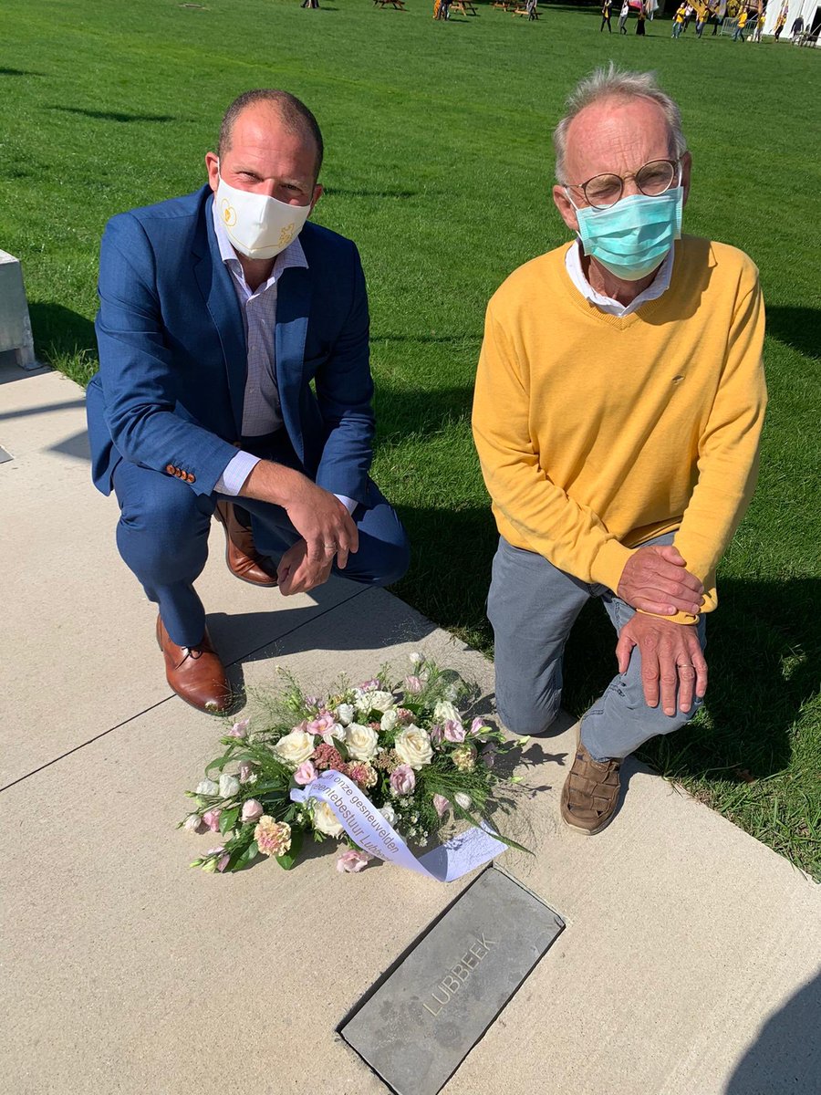 FranckenTheo's tweet photo. Exact 100j geleden vond de 1e IJzerbedevaart plaats. Deze Vlaamse volksbedevaart biedt deelnemers al een eeuw de kans om jaarlijks onze oorlogsslachtoffers van 1914-1918 te herdenken. Het is een eer om hier als burgemeester van Lubbeek een bloemenkrans te mogen neerleggen. https://t.co/rbLyMr7ZG5