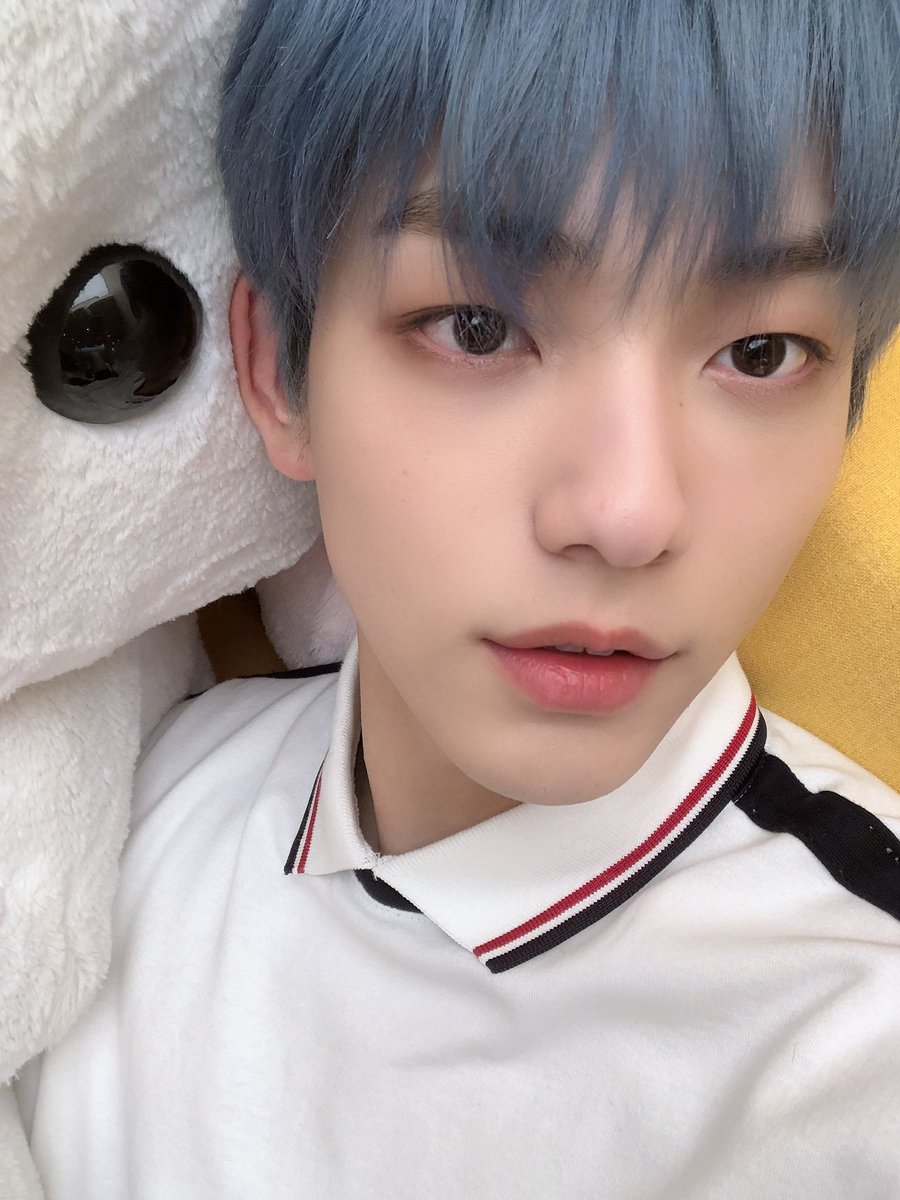 TXT_members tweet picture