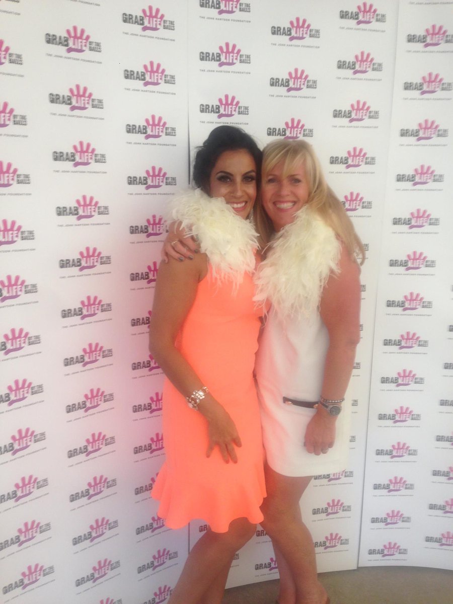samina_monaghan's tweet photo. I Can’t believe this ladies lunch 💕💕was five years ago ...what a great day that was Superb! 💕💕
#Marhall #GrabLifeByTheBalls @JohnHartson10 @HartsFND 💖😊💫 https://t.co/OET22kBAav