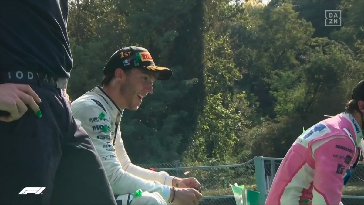 F1GTSF's tweet photo. 優勝を噛みしめるガスリー
 #f1jp https://t.co/dRCEg1RZwJ