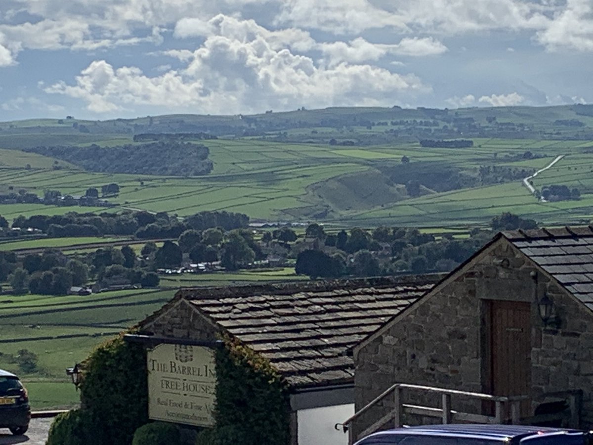 sallyhavard's tweet photo. View from the #barrelinn #Derbyshire #highestpub https://t.co/WDefb2iIAR