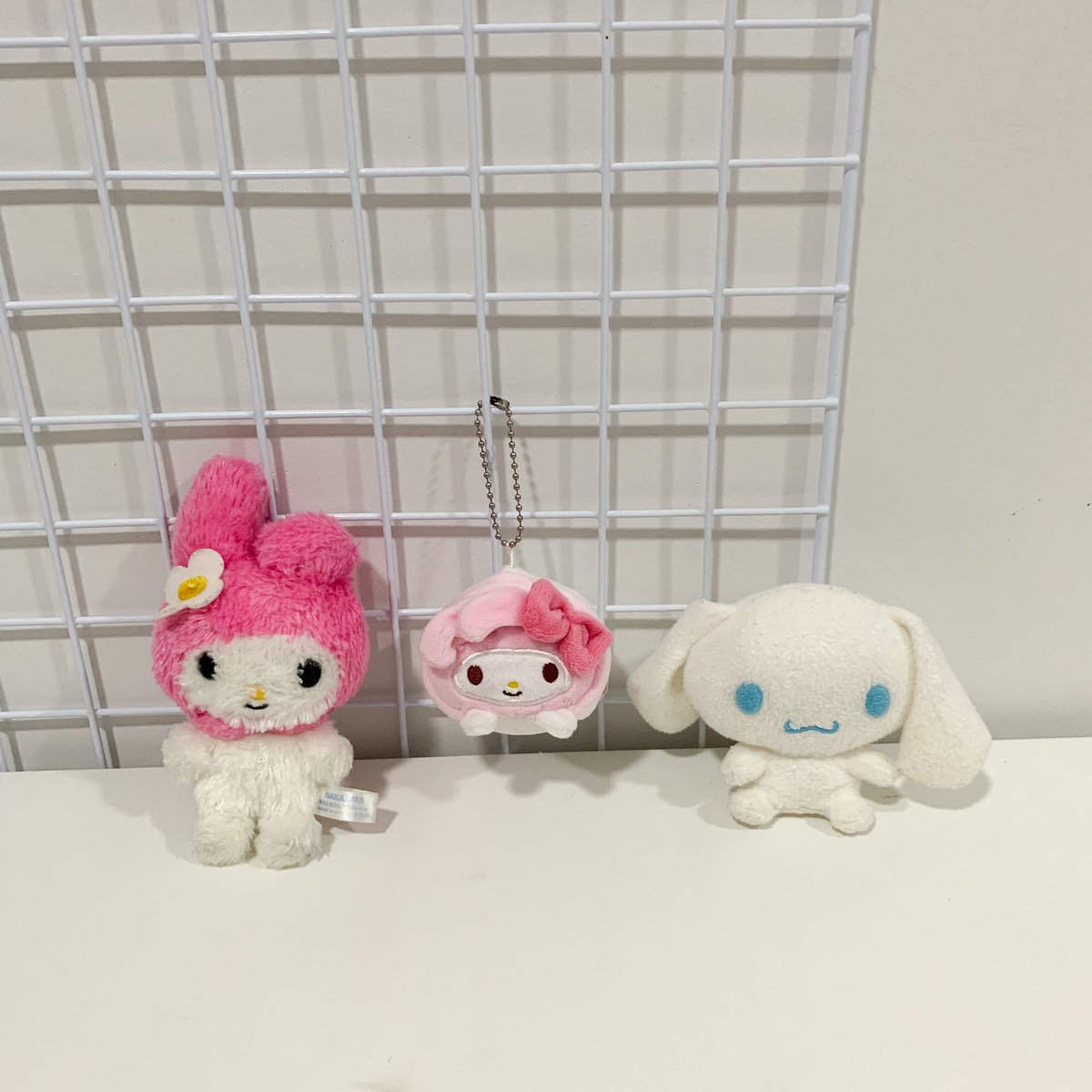 แจกสามตัวนี้นะคะ รีทวีตอย่างเดียวพอ ประกาศพน 6 โมงค่ะ แจกคนละตัวนะคะ🌟 ป้ายซานริโอ้ทุกตัวค่ะ มายเมเปพกจ/ชินนาม่อนเป็นตุ๊กตาจิ๋ว