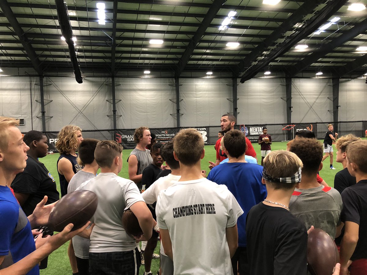 Bryan_Ault's tweet photo. Lots of good Hoosier QBs this morning at @xfactorQB who does an outstanding job. Thank you for the hospitality! Will include a few top performers along with this past weekend’s games on the weekly TP report to #XOSDigital college clients sent out tomorrow! https://t.co/58g5AwlrQG