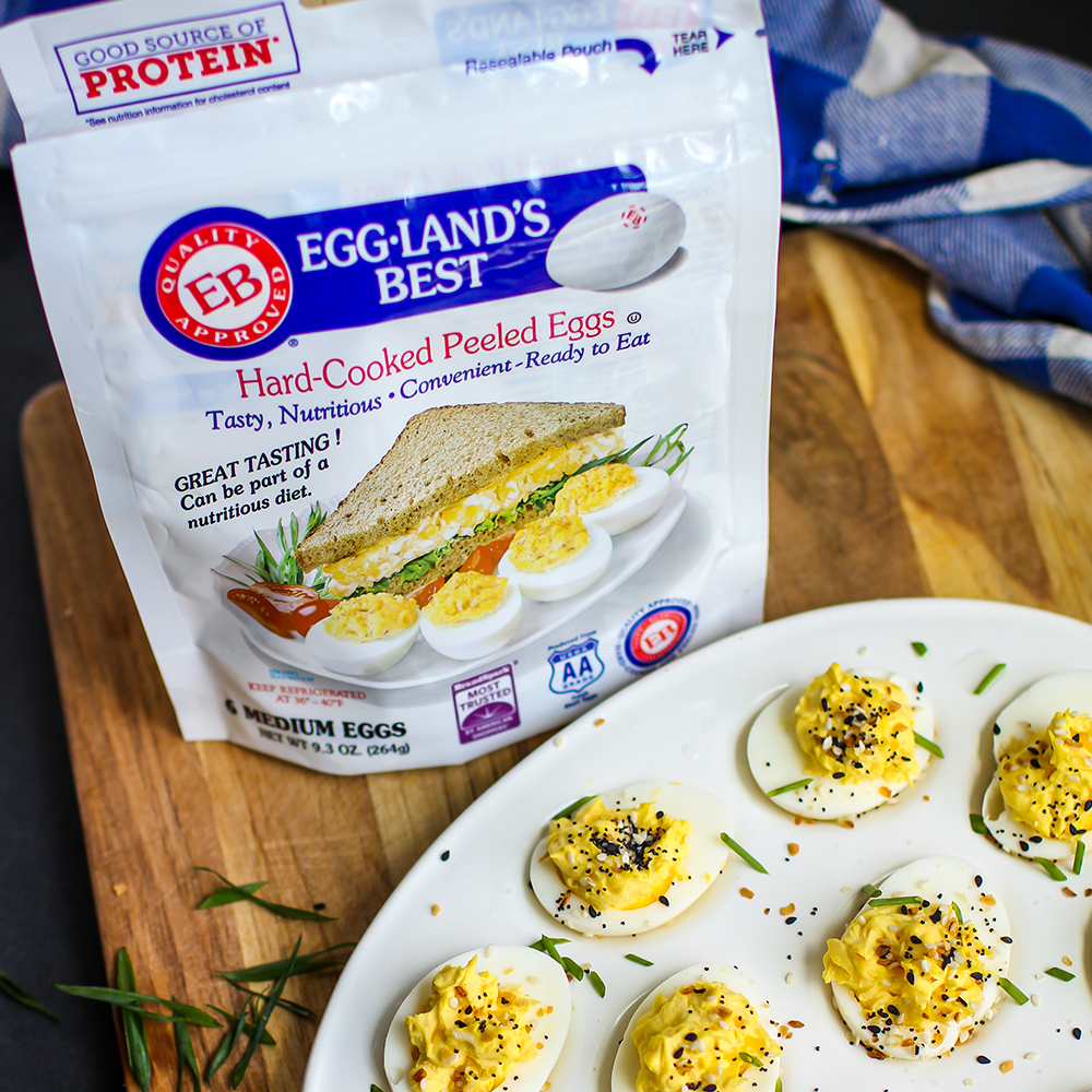 EgglandsBest's tweet photo. Two words: time saver
Our Hard-Cooked Peeled eggs come refrigerated, peeled, and ready to eat.
#madewithEB #quickrecipes #hardboiled #hardcooked #eggs #readytoeat #deviledeggs #convenient #preptime #timesaver #ebtb #everythingbagel https://t.co/1TZcZnG7sm
