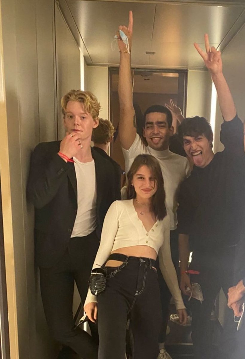 _freeesh's tweet photo. Netfilx × Armani

- Nuova stagione BABY
- Nuova stagione ÉLITE 
- Nuova stagione THE RAIN
- Nuova stagione LA CASA DI CARTA

IO VE LO STO DICENDO.
#skamitalia https://t.co/Cu9xeuhkwh
