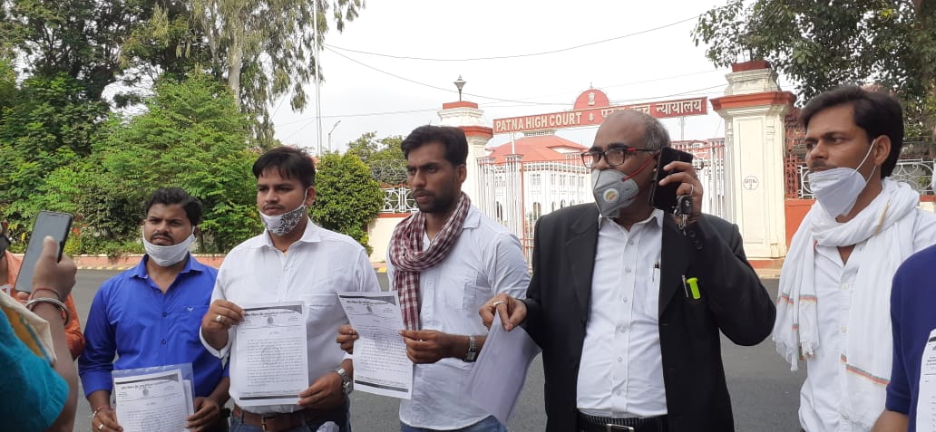 RaviSag56193148's tweet photo. #Biharlibraryvecancy
#bahali_nahin_to_vote_nahin
@NitishKumar
@drmadanMohanJha
@RanjeetIAS @manojkjhadu
@YadavTejaswi
@UpendraRLSP
@ChiragPaswan
@RamVilasPaswan
@SushilModi
@ravishNDTV
@ZeeBiharnews
@BJP4BIHAR
बिहार के लाइब्रेरीछात्र सुप्रीमकोर्ट में याचिका दायर कर दिए रोजगार दो https://t.co/xhKwBhAVVd