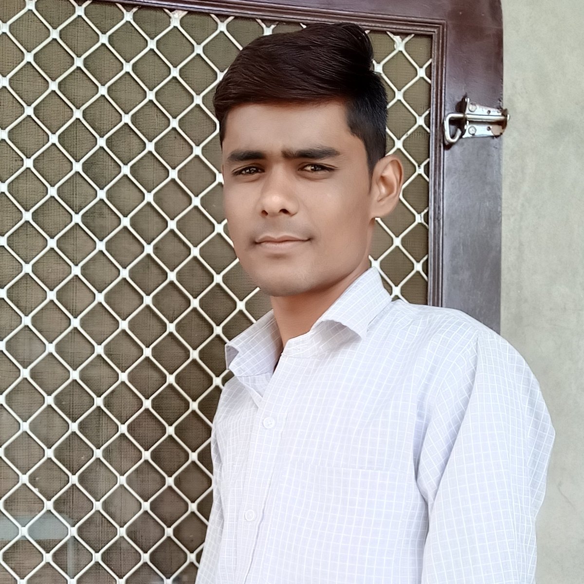 ना चोर हूँ, ना चोकीदार हूँ ।
साहब मैं बेरोजार हूँ ॥
#SpeakUp
#YuvaHallaBol
#5sep5baje  युवाओं को रोजगार दो ।