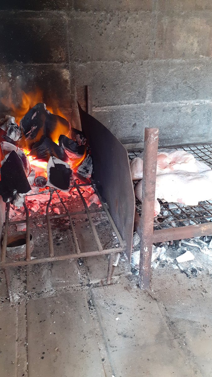 uchiwarnier's tweet photo. @Cadena3Com @GHemmerling Preparando el almuerzo con Esteban y Néstor! Desde Villa María! Buen domingo para todos! https://t.co/VR1drLunyD