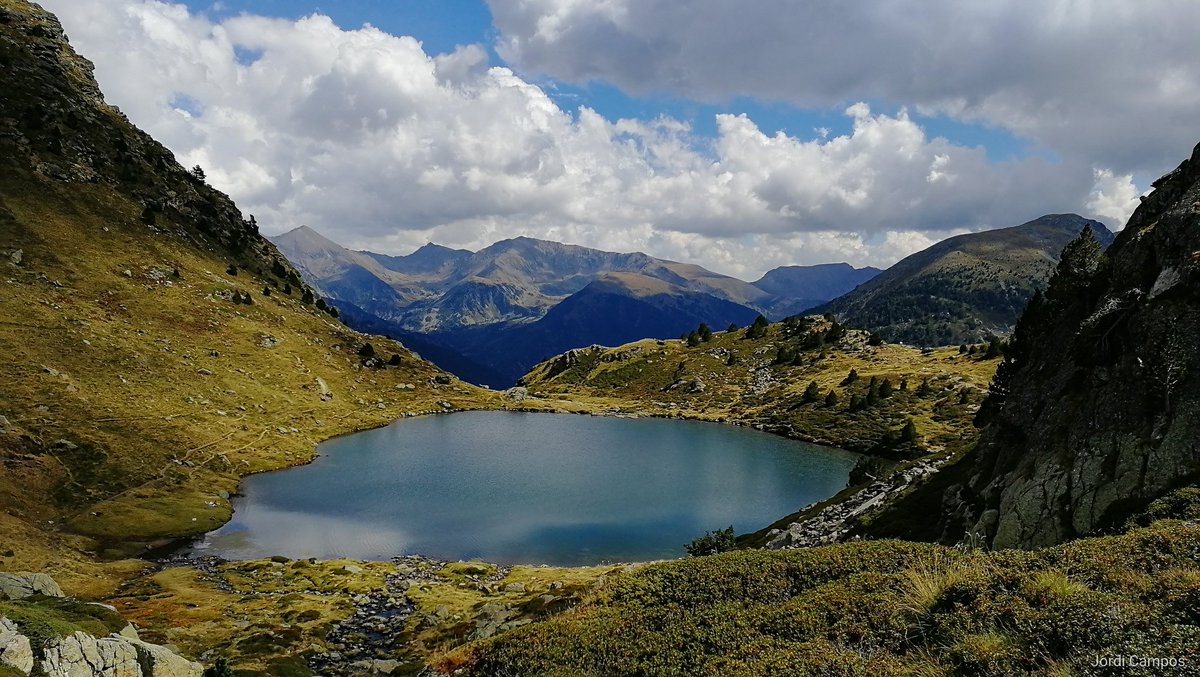 jordicampos's tweet photo. Gaudint de la muntanya i la méteo des del país dels Pirineus!!! Ha caigut un fort xàfec minuts després! #Andorra #Tristaina #Serrera #portaestelar #pyrenees @4estacions2 @Meteo_Pyrenees @peptomas @Vakapiupiu @RicardRiba_and @meteopolita @MeteoAnd_OECC @SoniaPapell @meteorac1 https://t.co/NZ5XfiWmUK