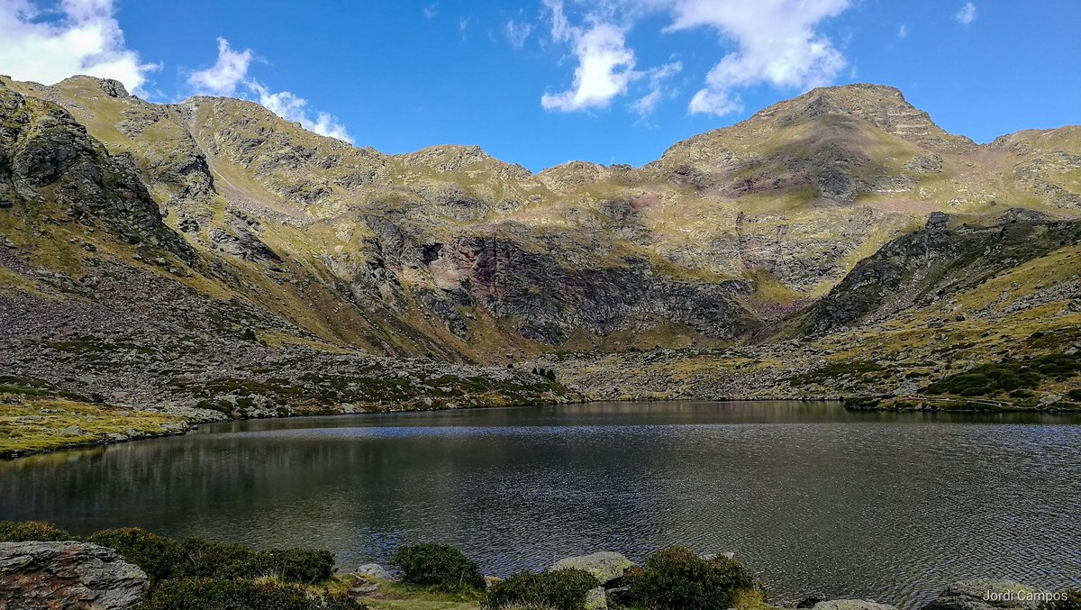 jordicampos's tweet photo. Gaudint de la muntanya i la méteo des del país dels Pirineus!!! Ha caigut un fort xàfec minuts després! #Andorra #Tristaina #Serrera #portaestelar #pyrenees @4estacions2 @Meteo_Pyrenees @peptomas @Vakapiupiu @RicardRiba_and @meteopolita @MeteoAnd_OECC @SoniaPapell @meteorac1 https://t.co/NZ5XfiWmUK