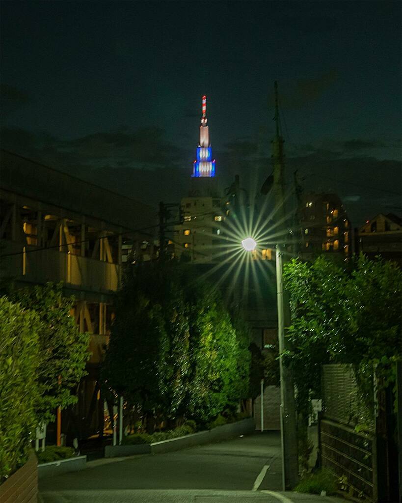 pixelcomDesign's tweet photo. 四谷にて

#四谷#ドコモビル#夜景#写真#α7iii#カメラ好きな人と繋がりたい#写真好きな人と繋がりたい https://t.co/sx8tXOKRp6 https://t.co/JiGlk17ZsJ