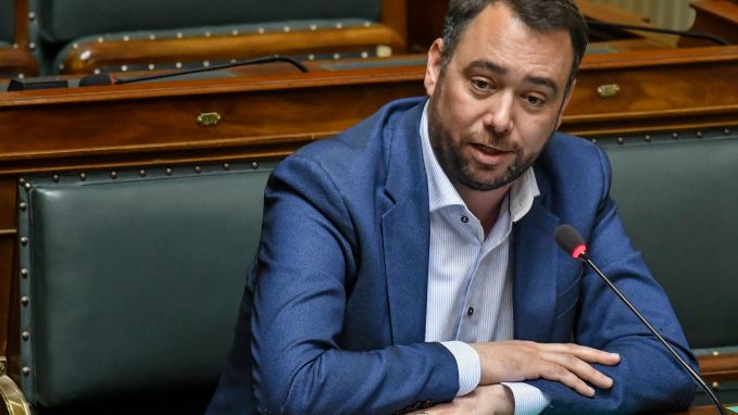 HLN_BE's tweet photo. CdH-voorzitter: “Debat met N-VA weigeren kan niet meer” https://t.co/M1uBJb0tp5 https://t.co/5idEmYKWu9