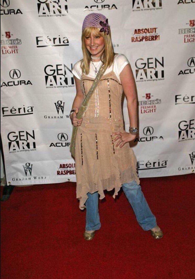 Gucci in 2020

Ashley Tisdale 2005