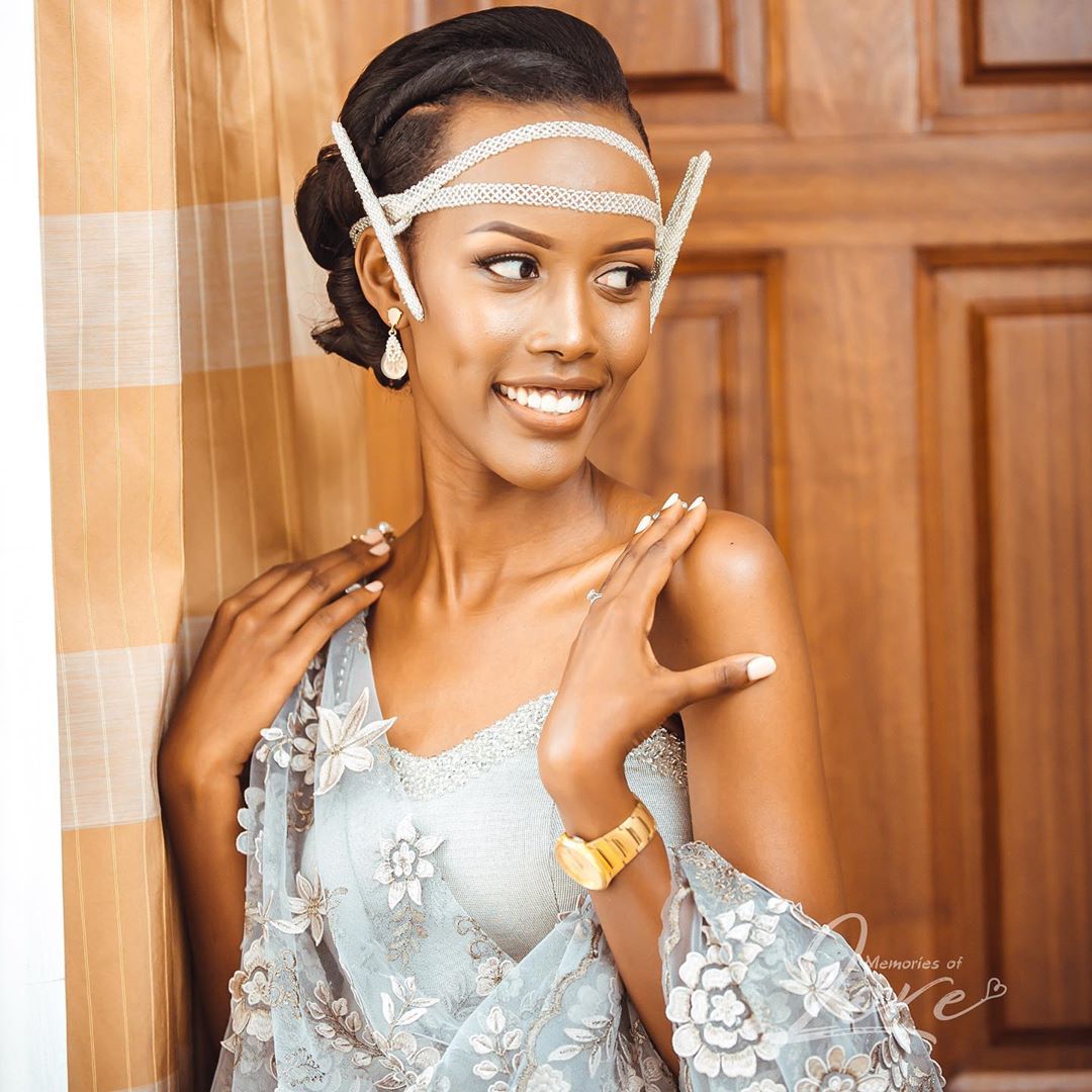 RwandanWedding's tweet photo. There is something magical about becoming a bride. π. @RwandanWedding.
The Bride: @t3taa_grc in her Gusaba π
Photography @PhotogenixRw
#rwbride #rwandanwedding #rwmoments
#traditionalwedding #weddings #bride https://t.co/t8WafeaSU2