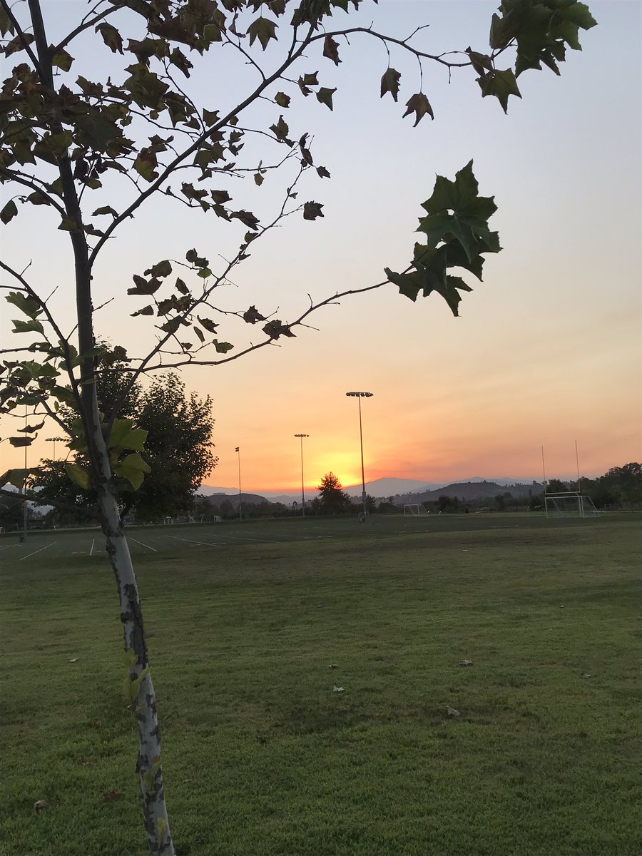 BrandyGlensky's tweet photo. 6:30 am view of #ValleyFire from Town Center Park @CityofSantee https://t.co/GQwAqR1kEn