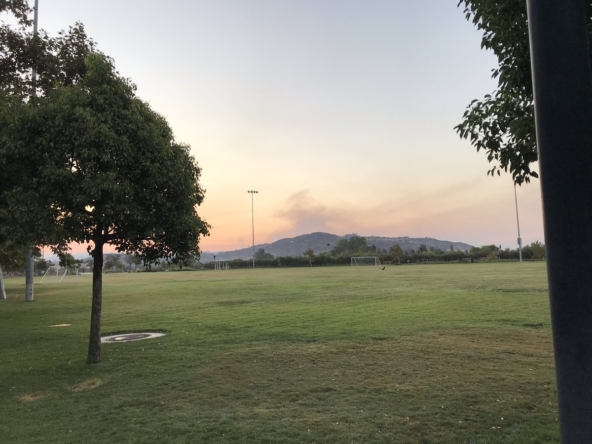 BrandyGlensky's tweet photo. 6:30 am view of #ValleyFire from Town Center Park @CityofSantee https://t.co/GQwAqR1kEn