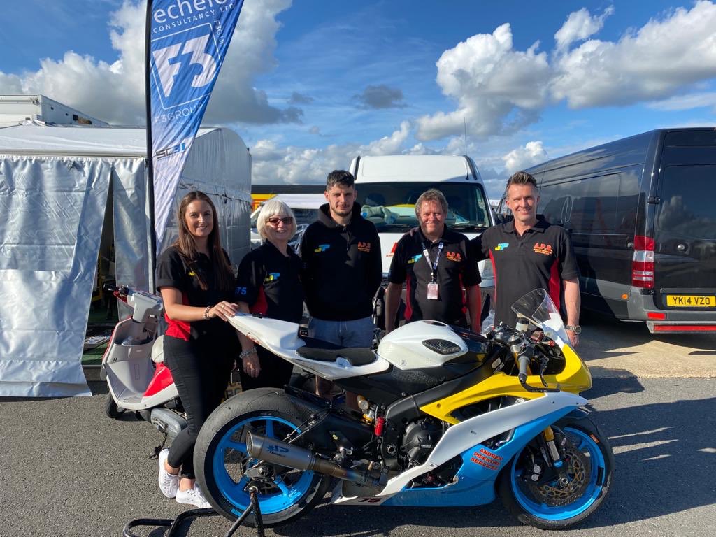 JamiePerrin_75's tweet photo. @OfficialBSB feature race P4 had a good go she’s sweating now and lap record 😎 Looking forward to @Oulton_Park thanks to my team, sponsor Andrew Pipework Services @goracingdev and the mentions @speedyhaydon #TeamAPS https://t.co/QS2KktjJ4S