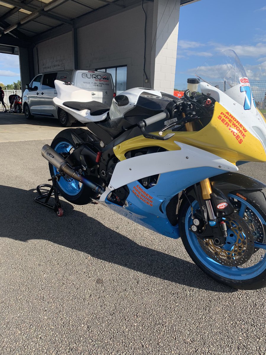 JamiePerrin_75's tweet photo. @OfficialBSB feature race P4 had a good go she’s sweating now and lap record 😎 Looking forward to @Oulton_Park thanks to my team, sponsor Andrew Pipework Services @goracingdev and the mentions @speedyhaydon #TeamAPS https://t.co/QS2KktjJ4S
