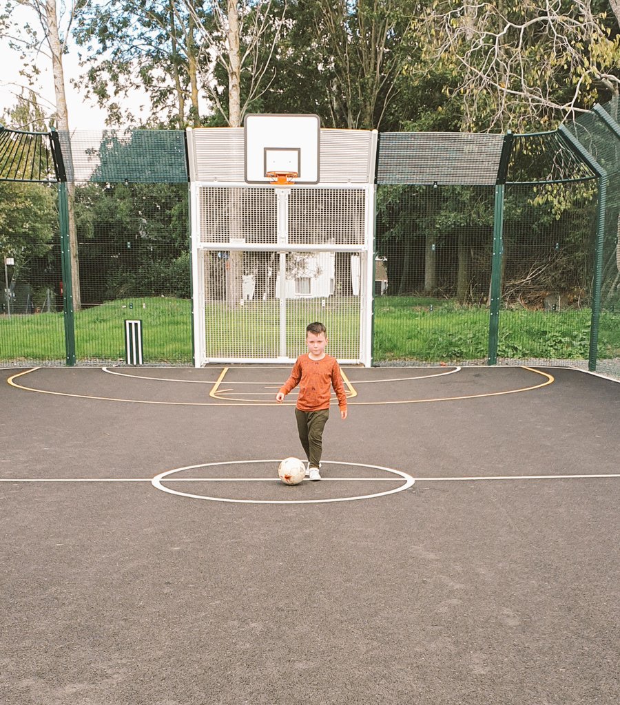 ashjames009's tweet photo. Sunday afternoon football with the boy in the TM #wrongshapeball ⚽️ https://t.co/uCP0pRjWBL