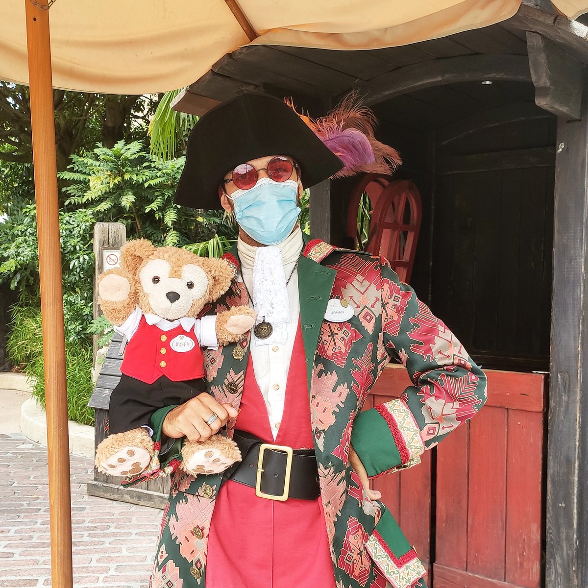 Jedi_Charles000's tweet photo. Share with you her Duffy's costume & photos in the park with her permission
#nomagicwithoutmasks
Cc @DisneylandParis #DuffyloveParis
Please follow her on Instagram
https://t.co/yAemPFY8SD https://t.co/o9N6SKP5m7