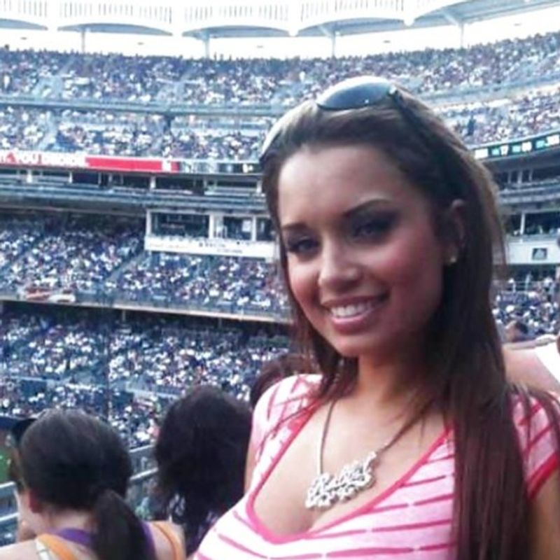 BonanzaSportz's tweet photo. Over 35 People Who Accidentally Wore the Wrong Shirt at the Right Time