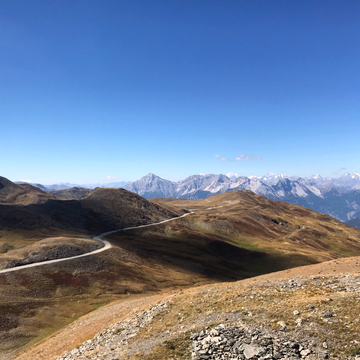 DenisFalconieri's tweet photo. La Strada dell’Assietta regala panorami luminosi sulle montagne dell’Alta Val Susa #mountain #LPinPiemonte @superpruso @lonelyplanet_it https://t.co/Bv4WqHPRcp
