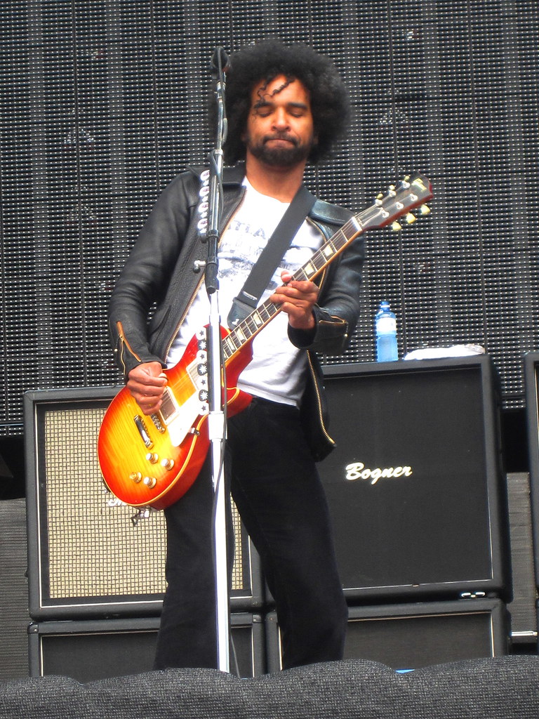 aliceinchainscl's tweet photo. Happy Birthday / Feliz Cumpleaños 53 @WilliamDuvall !!
Deseamos muchas felicidades a nuestro querido cantante, guitarrista y compositor! Muchas gracias por tu arte!!!
🎊✨🎈🎂
#WilliamDuVall #AliceinChains #ComesWithTheFall #giraffetongueorchestra #Madfly #NoWalls #NeonChrist https://t.co/iEQKPvwknr